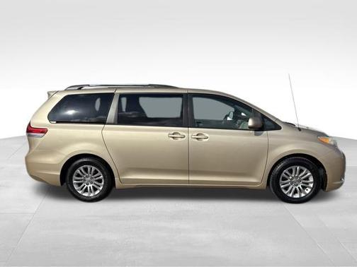 2011 Toyota Sienna XLE