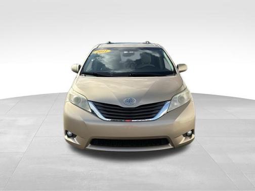 2011 Toyota Sienna XLE