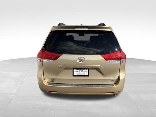 2011 Toyota Sienna XLE