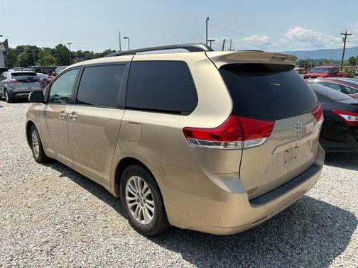 2011 Toyota Sienna XLE