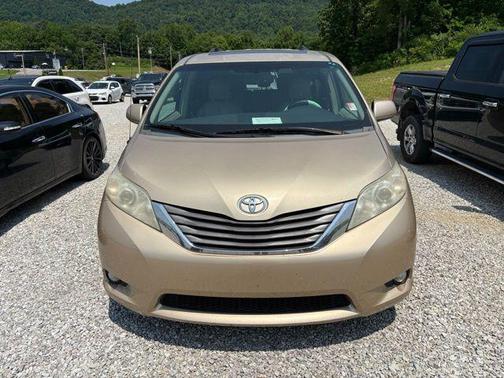 2011 Toyota Sienna XLE