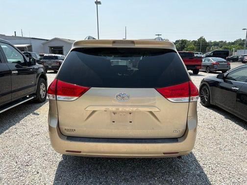 2011 Toyota Sienna XLE