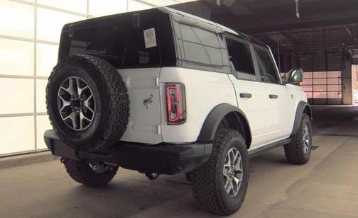 Oxford White 2025 Ford Bronco Badlands