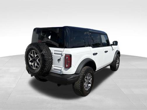 Oxford White 2025 Ford Bronco Badlands