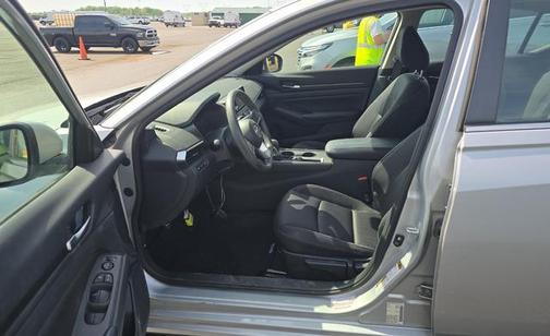 Brilliant Silver Metallic 2022 Nissan Altima S FWD