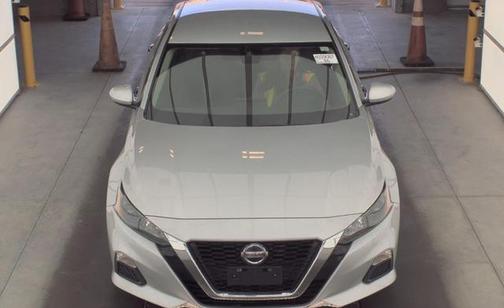 Brilliant Silver Metallic 2022 Nissan Altima S FWD