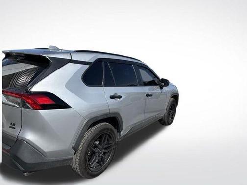 Silver Sky Metallic 2019 Toyota RAV4 LE