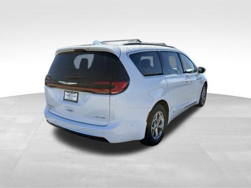 Bright White Clearcoat 2022 Chrysler Pacifica Limited