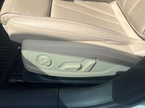 Glacier White Metallic 2024 Audi A4 45 S line Premium Plus
