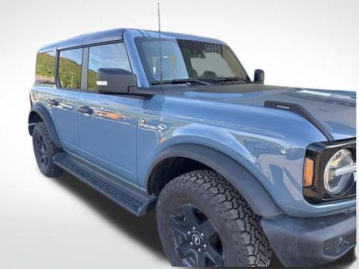 Azure Gray Metallic Tri-Coat 2025 Ford Bronco Outer Banks