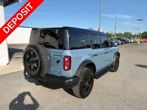 Azure Gray Metallic Tri-Coat 2025 Ford Bronco Outer Banks
