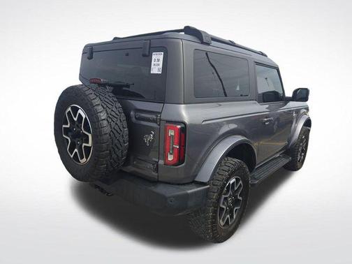 Carbonized Gray Metallic 2021 Ford Bronco Outer Banks