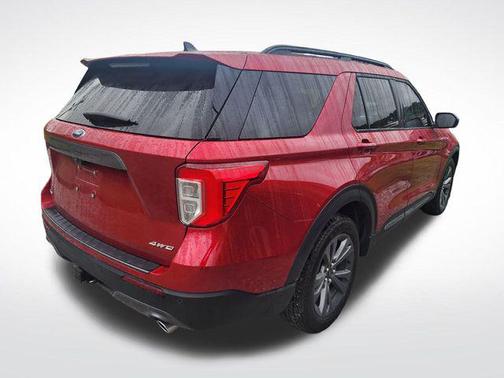 Rapid Red Metallic Tinted Clearcoat 2023 Ford Explorer XLT