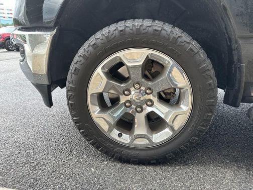 Diamond Black Crystal Pearlcoat 2021 RAM 1500 Big Horn/Lone Star