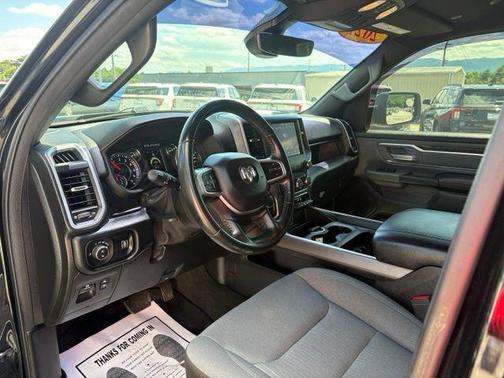 Diamond Black Crystal Pearlcoat 2021 RAM 1500 Big Horn/Lone Star