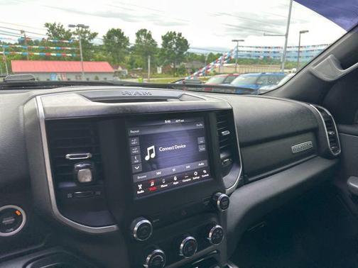 Diamond Black Crystal Pearlcoat 2021 RAM 1500 Big Horn/Lone Star