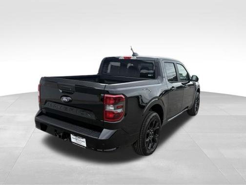 Shadow Black 2026 Ford Maverick Lobo Standard