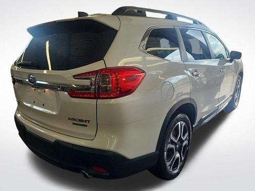 Crystal White Pearl 2023 Subaru Ascent Limited 8-Passenger