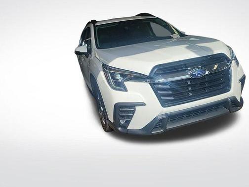 Crystal White Pearl 2023 Subaru Ascent Limited 8-Passenger