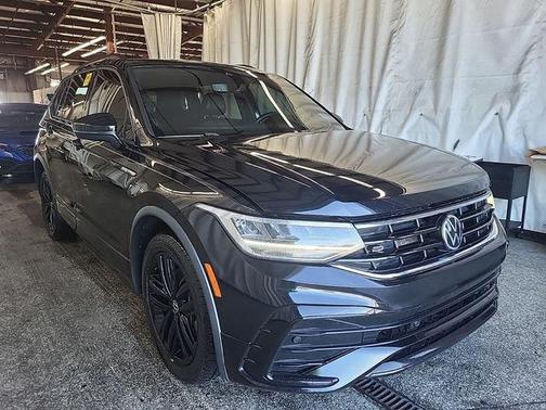 2022 Volkswagen Tiguan 2.0T SE R-Line Black
