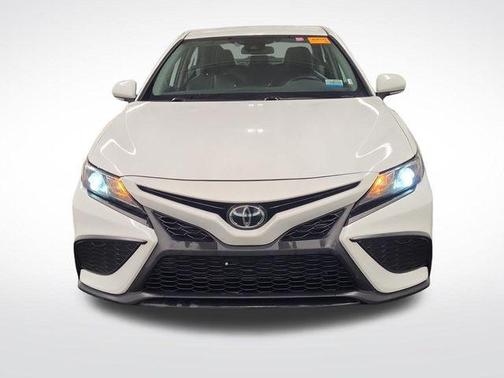 Ice Cap 2023 Toyota Camry SE