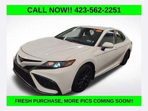 Ice Cap 2023 Toyota Camry SE