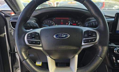 Star White Metallic Tri-Coat 2022 Ford Explorer Limited