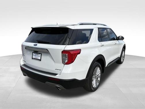 Star White Metallic Tri-Coat 2022 Ford Explorer Limited