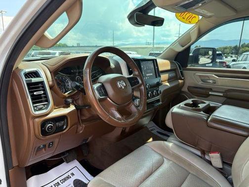 Bright White Clearcoat 2020 RAM 1500 Laramie