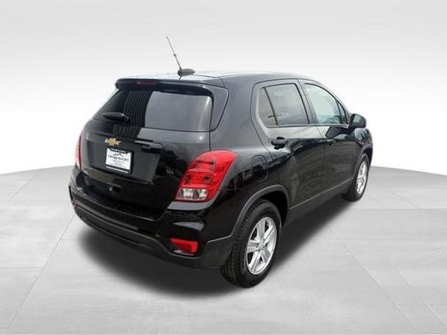 Mosaic Black Metallic 2021 Chevrolet Trax LS