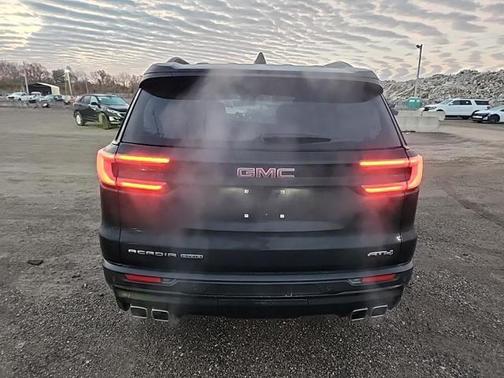 2024 GMC Acadia AWD AT4