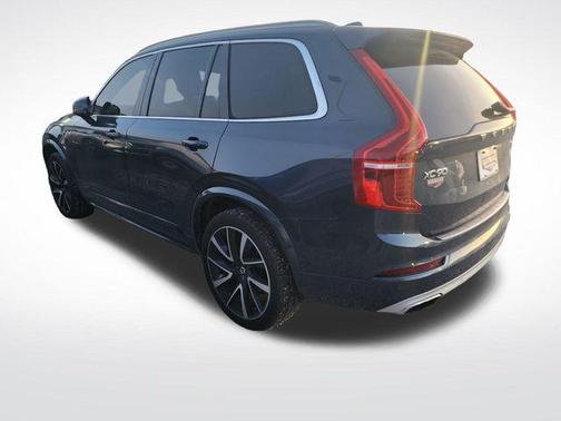 2020 Volvo XC90 T6 Momentum