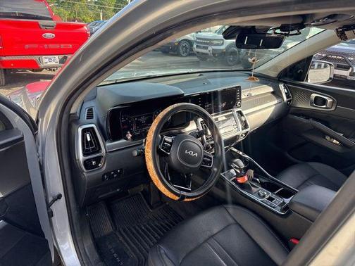 Sparkling Silver 2022 Kia Sorento SX