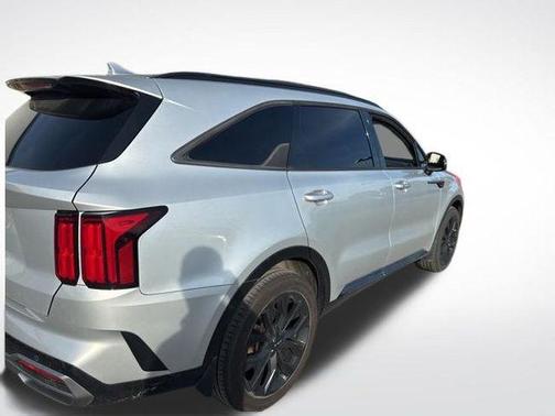 Sparkling Silver 2022 Kia Sorento SX