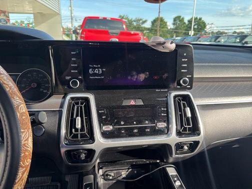Sparkling Silver 2022 Kia Sorento SX
