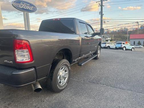 2019 RAM 2500 Big Horn Crew Cab 4x4 6'4' Box