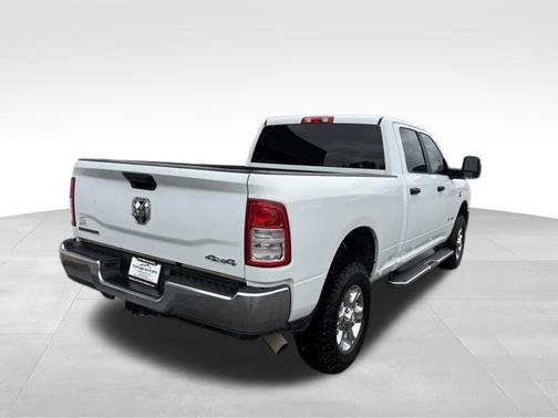 Bright White Clearcoat 2024 RAM 2500 Big Horn Crew Cab 4x4 6'4' Box
