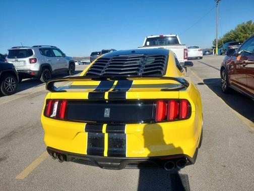 2016 Ford Shelby GT350 Base