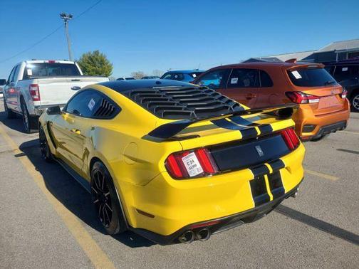 2016 Ford Shelby GT350 Base