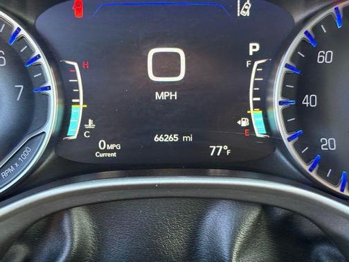 Bright White Clearcoat 2023 Chrysler Pacifica Touring L