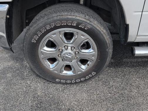 Bright White Clearcoat 2017 RAM 3500 Big Horn Mega Cab 4x4 6'4' Box