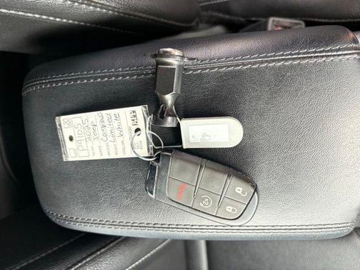 Bright White Clearcoat 2025 Jeep Compass Limited