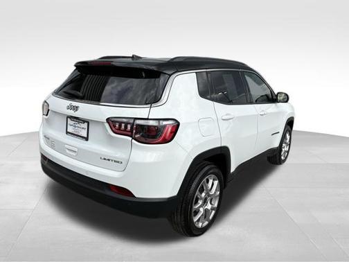 Bright White Clearcoat 2025 Jeep Compass Limited