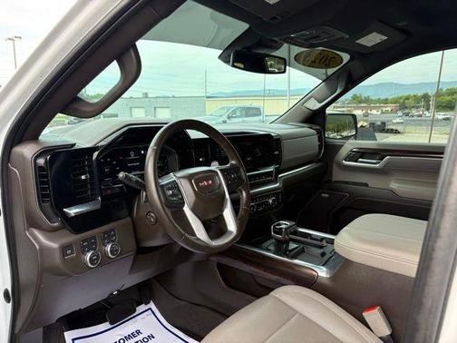 Summit White 2023 GMC Sierra 1500 SLT