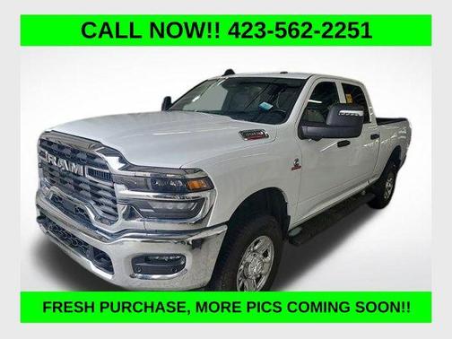 2025 RAM 3500 Tradesman Crew Cab 4x4 6'4' Box