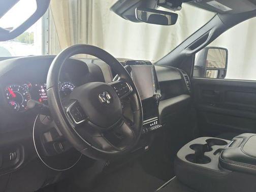 2025 RAM 3500 Tradesman Crew Cab 4x4 6'4' Box