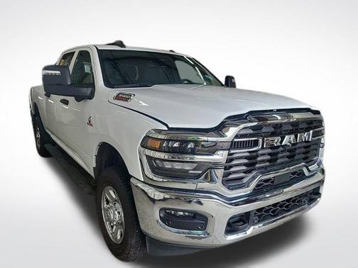 2025 RAM 3500 Tradesman Crew Cab 4x4 6'4' Box