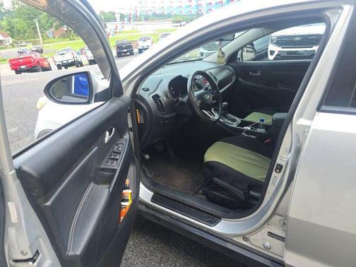 Bright Silver 2011 Kia Sportage LX