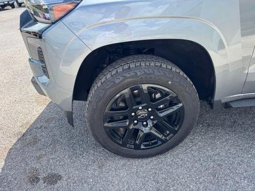 Sterling Gray Metallic 2024 Chevrolet Colorado Z71