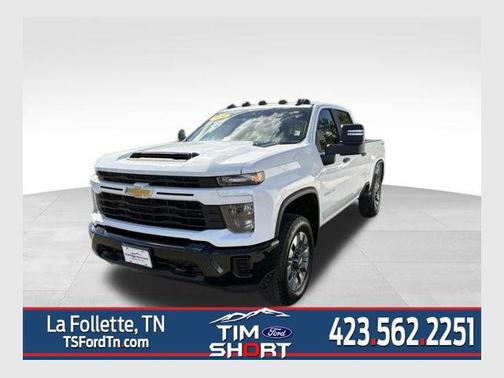 Summit White 2024 Chevrolet Silverado 2500 Custom
